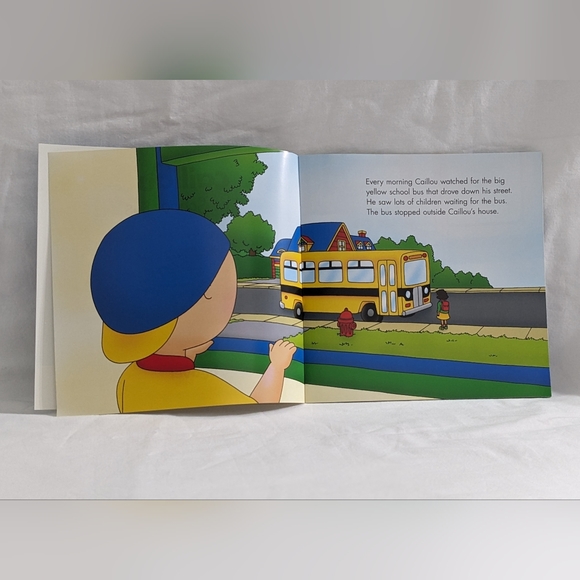 Caillou The School Bus NEW Kids Softcover Book - Picture 3 of 6